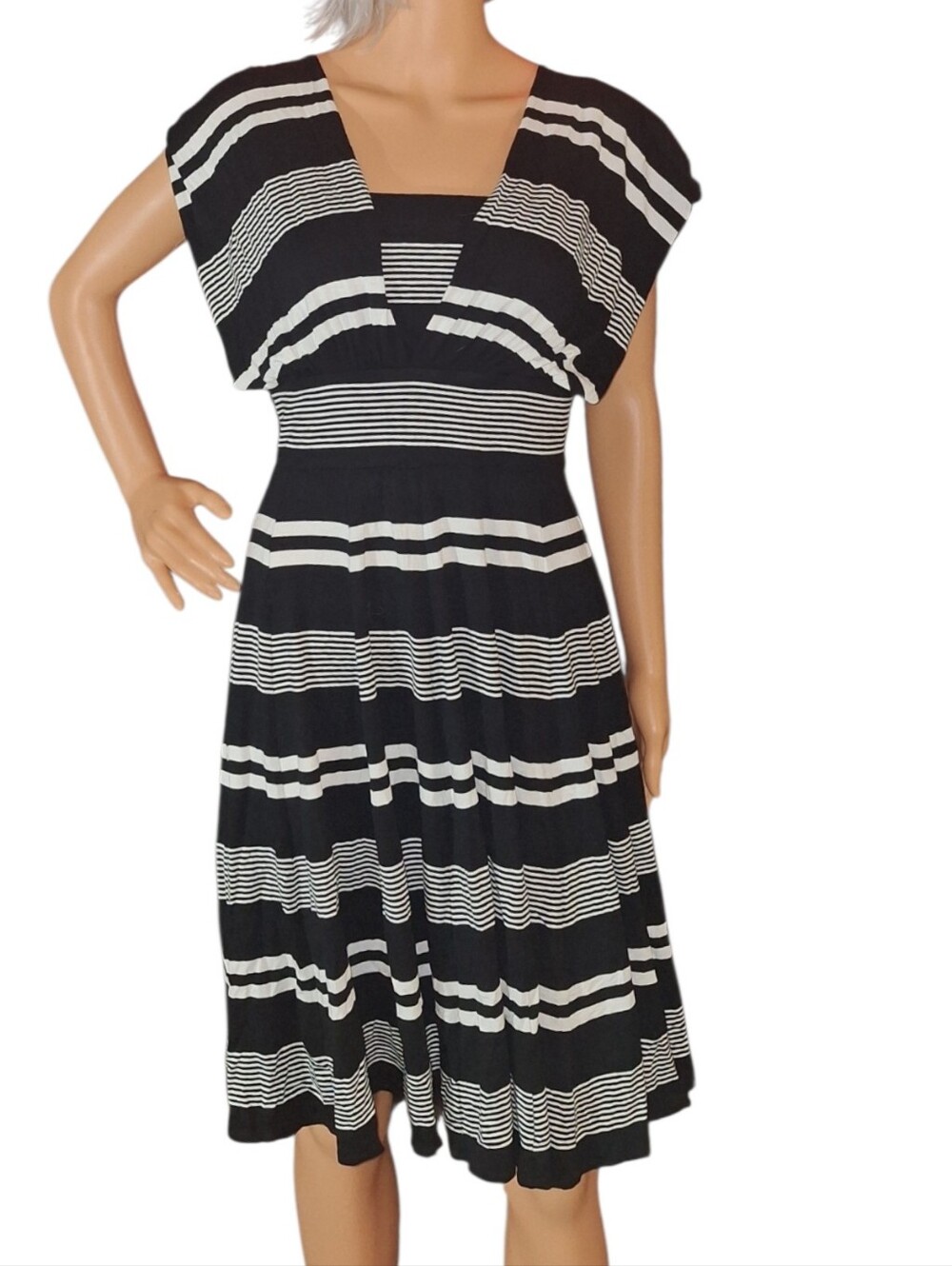 WHBM Genius Convertible Black & White Striped Sleeveless Midi Dress Size 4 Flare
